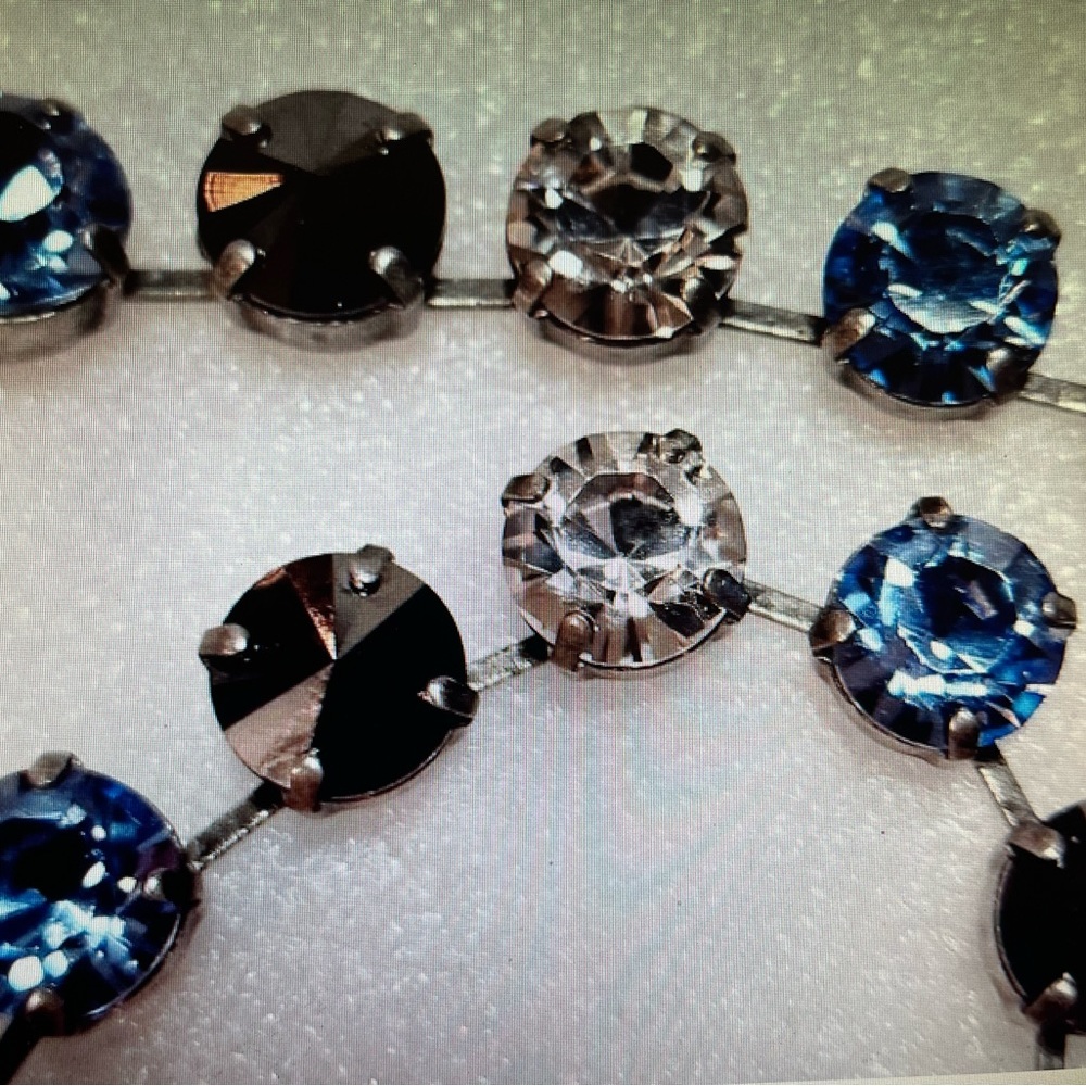 SABIKA CLASSICS CHOKER. CLEAR, BLUE AND BLACK SWAROVSKI CRYSTALS NEW! - Picture 7 of 7